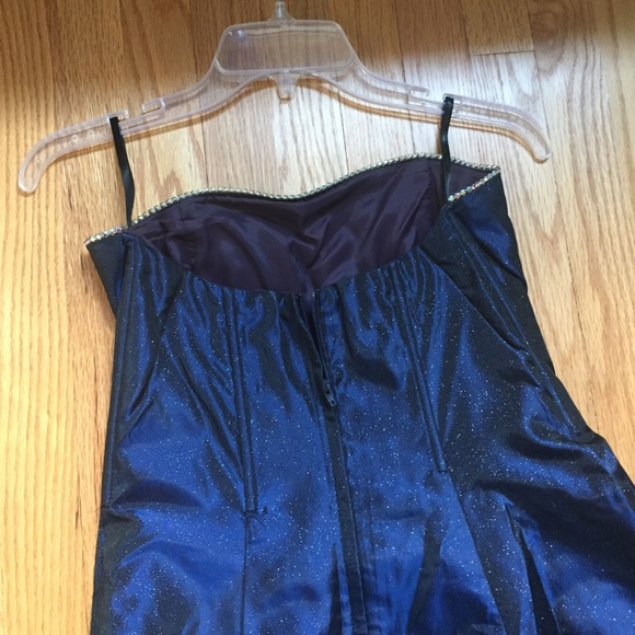 Navy formal dress - Picture 4 of 8